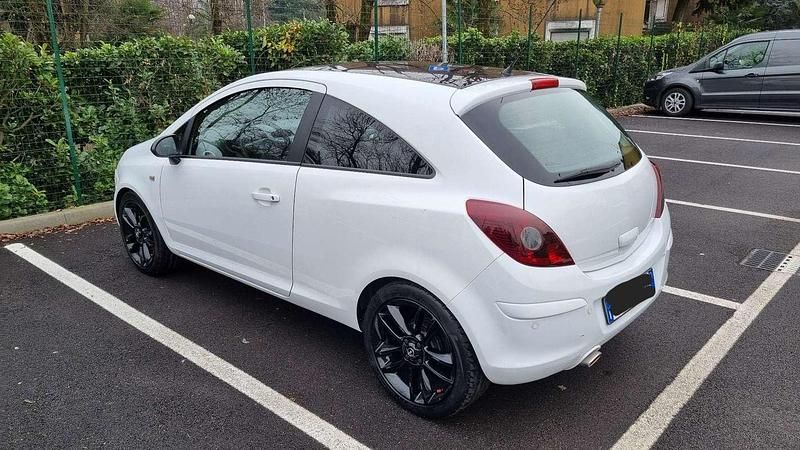 Usata Opel Corsa S 86 CV (63 kW) 2011 Utilitaria
