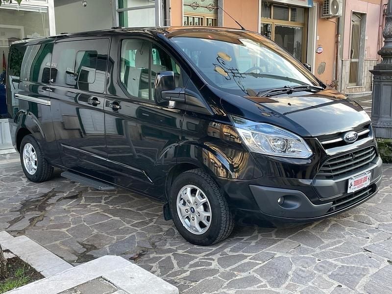 Usata Ford Tourneo 125 CV (91 kW) 2014 Nero Monovolume