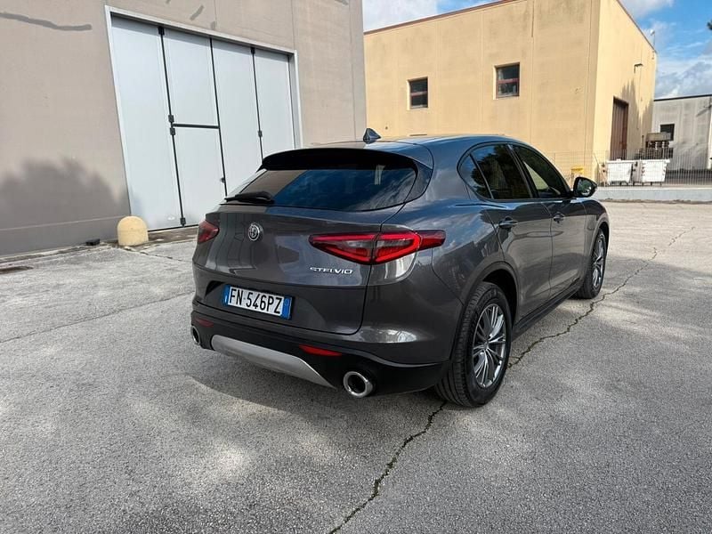 Usata Alfa Romeo Stelvio 179 CV (131 kW) 2018 Grigio SUV