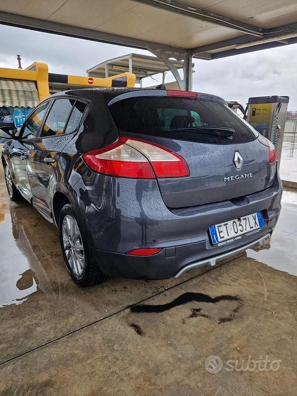 Usata Renault Mégane III 110 CV (80 kW) 2014 Grigio Berlina