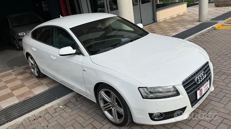 Usata Audi A5 Advanced 143 CV (105 kW) 2011 Bianco Coupé