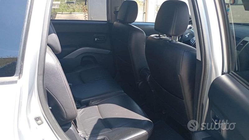 Grigio Usata 2009 Mitsubishi Outlander SUV | 2500 € (Buon prezzo) - Immagine 1/4