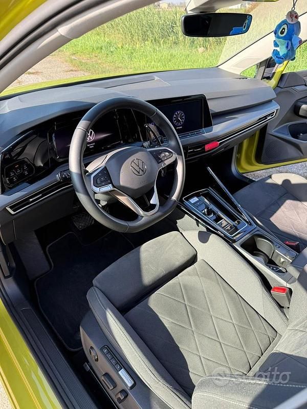 Usata VW Golf VIII Style 150 CV (110 kW) 2023 Giallo Berlina