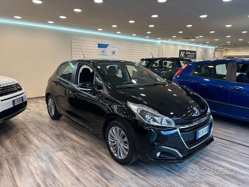 Usata Peugeot 208 Allure 82 CV (60 kW) 2016 Nero Utilitaria