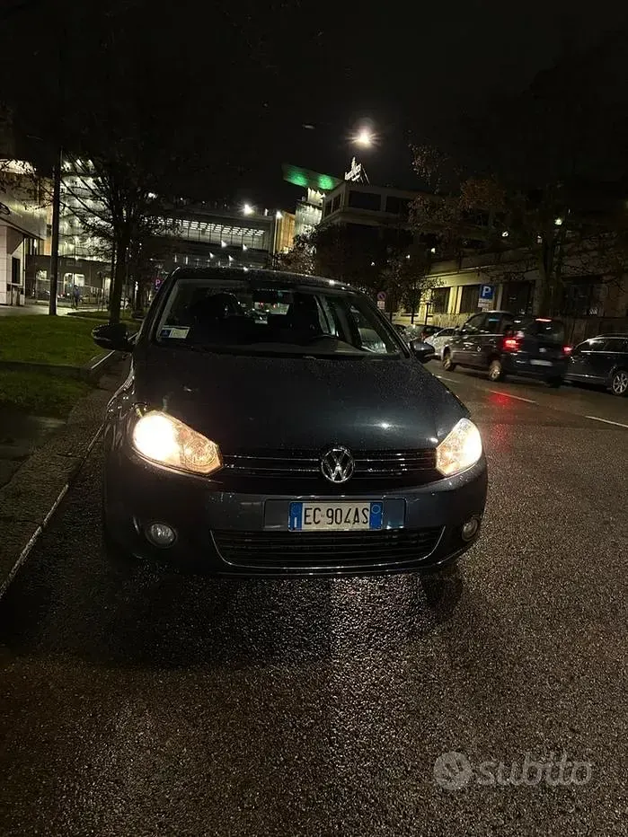 Usata VW Golf VI 122 CV (89 kW) 2010 Blu Utilitaria