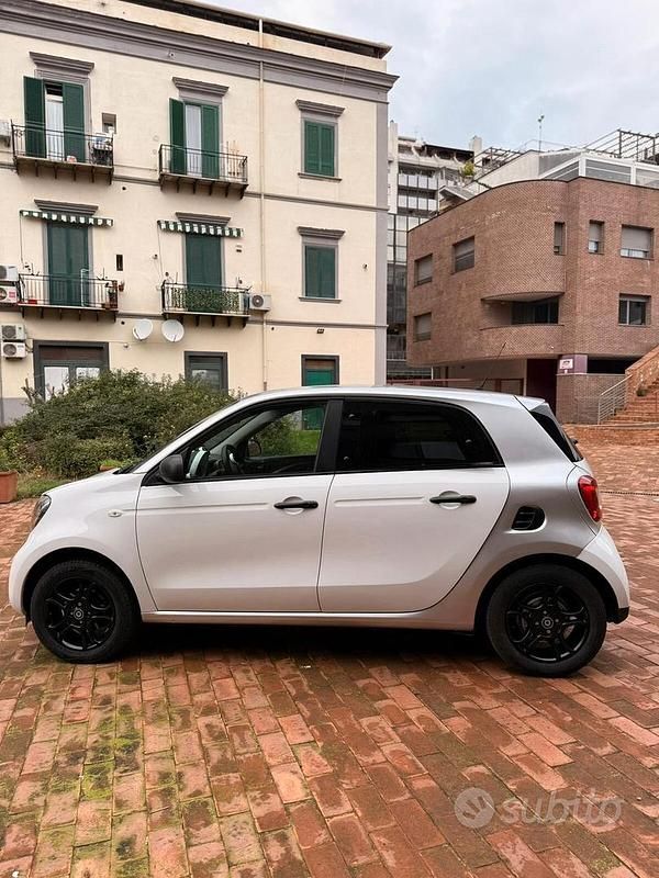 Usata Smart ForFour Passion 71 CV (52 kW) 2017 Bianco Utilitaria