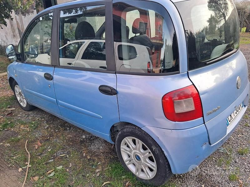 Usata Fiat Multipla 116 CV (85 kW) 2005 Blu Monovolume