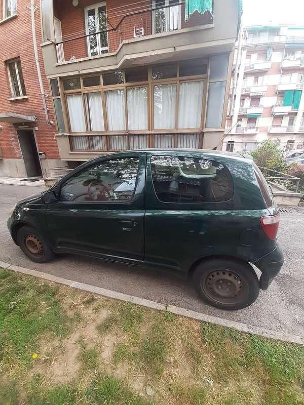 Usata Toyota Yaris 65 CV (47 kW) 2003 Utilitaria