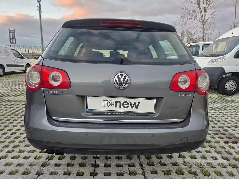 Usata VW Passat Highline 140 CV (102 kW) 2006 Grigio Station wagon