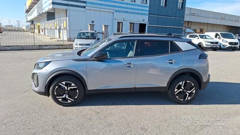 Nuova Peugeot 2008 Allure 131 CV (96 kW) 2025 Grigio SUV