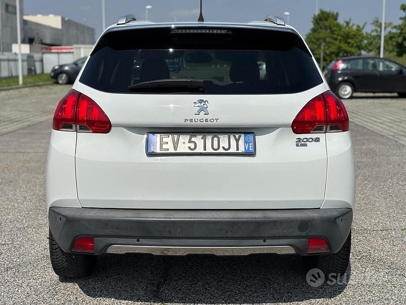 Używany Peugeot 2008 Active 92 KM (67 kW) 2014 Biały SUV
