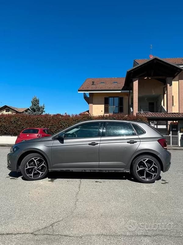 Usata VW Polo Comfortline 95 CV (69 kW) 2020 Grigio Utilitaria