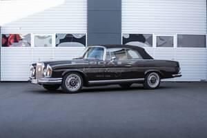 Usata Mercedes 280 SE 160 CV (117 kW) 1969 Marrone Cabrio