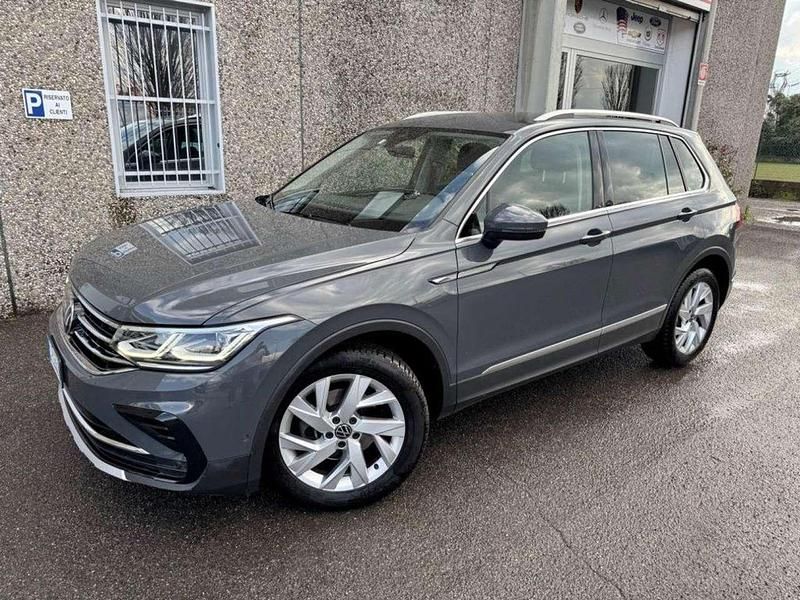 Grigio Usata 2021 VW Tiguan Elegance SUV | 26.490 € (Cara) - Immagine 1/4