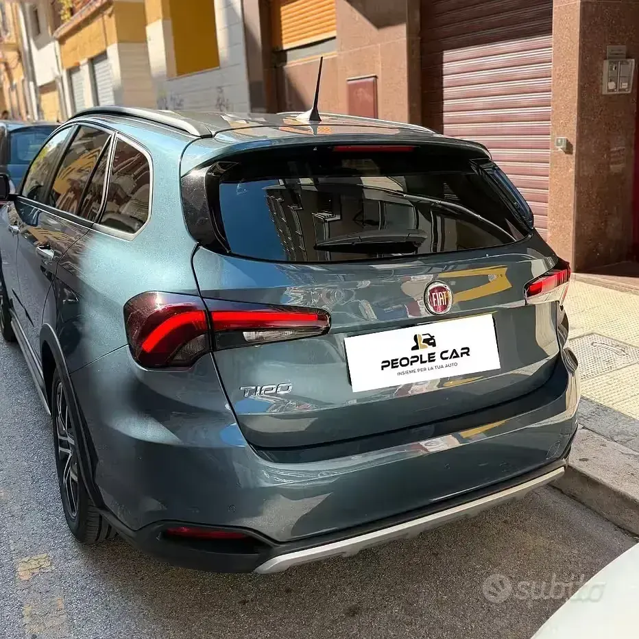 Usata Fiat Tipo Cross 131 CV (96 kW) 2023 Blu Berlina