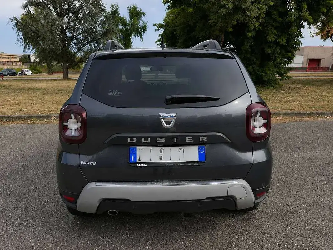 Usata Dacia Duster Prestige 116 CV (85 kW) 2019 Grigio SUV