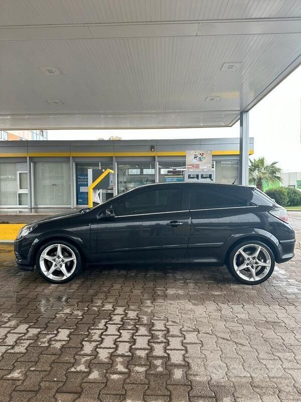 Usata Opel Astra 110 CV (80 kW) 2008 Berlina