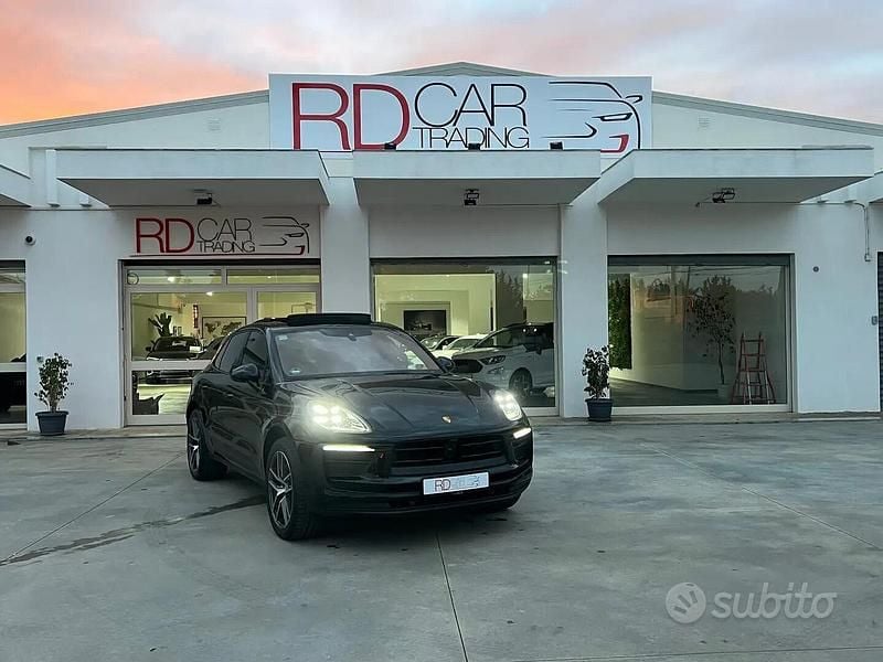 Nero Usata 2023 Porsche Macan Chrono SUV | 67.500 € (Buon prezzo) - Immagine 1/4