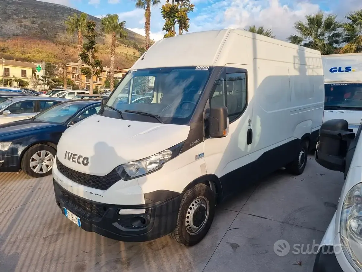 Usata Iveco Daily 126 CV (92 kW) 2016 Bianco Berlina