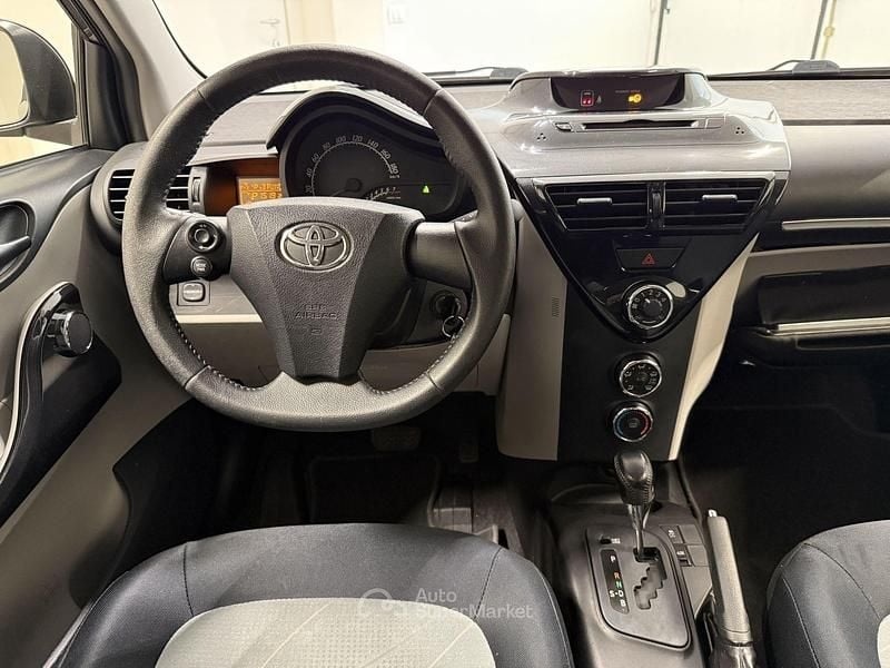 Usata Toyota iQ Lounge 68 CV (50 kW) 2014 Nero Utilitaria
