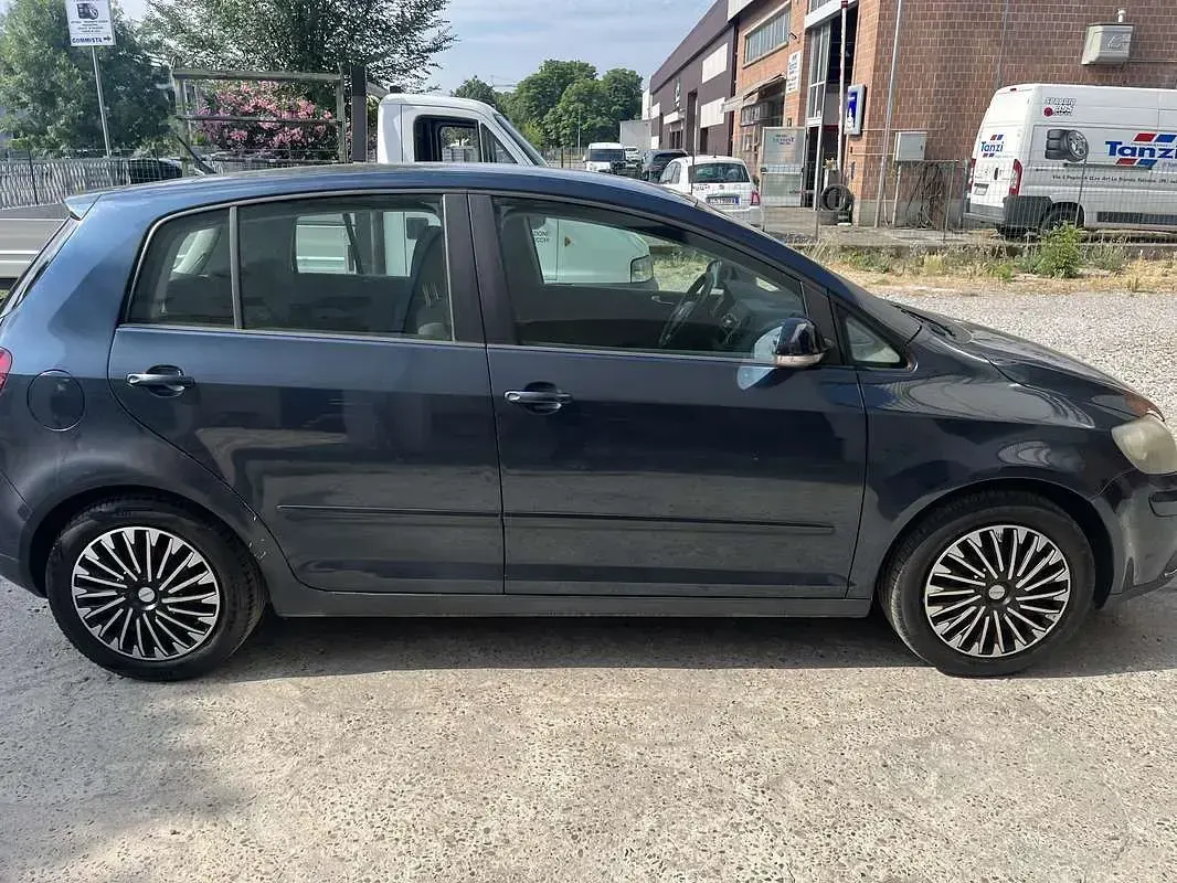 Usata VW Golf V Highline 105 CV (77 kW) 2007 Berlina