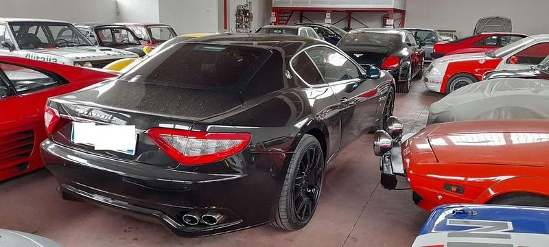 Begagnad Maserati 4200 GT 405 HK (297 kW) 2008 Svart Sedan