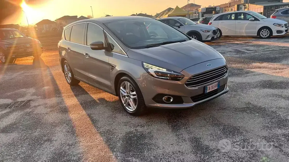 Usata Ford S-MAX S 179 CV (131 kW) 2015 Grigio Monovolume