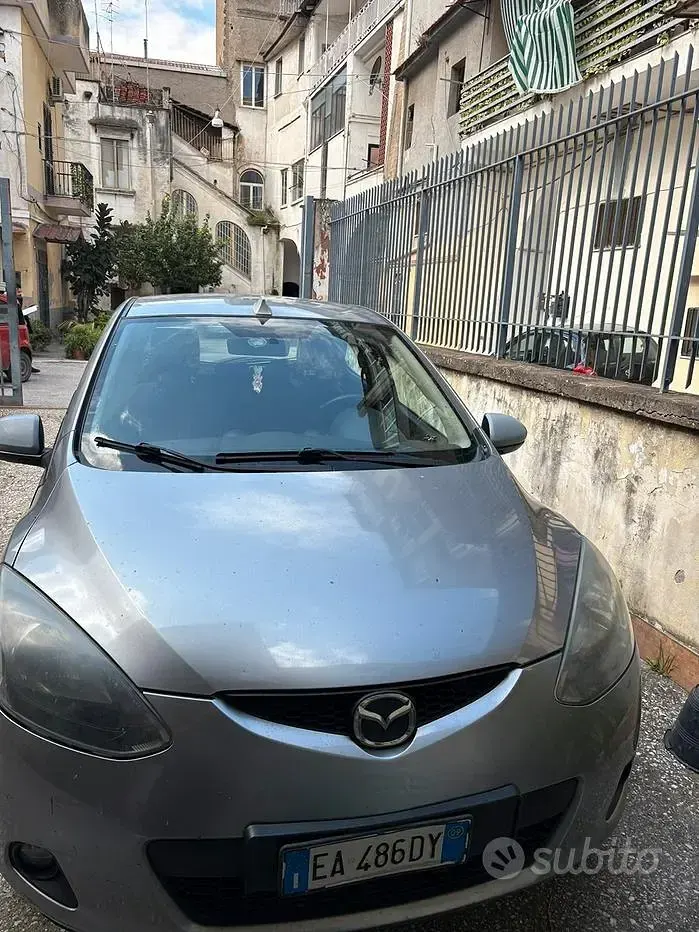 Usata Mazda 2 68 CV (50 kW) 2010 Grigio Utilitaria