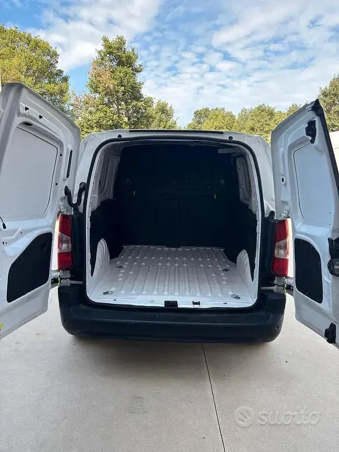 Usata Citroën Berlingo Feel 120 CV (88 kW) 2018 Bianco Monovolume