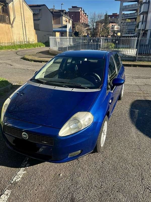 Usata 2007 Fiat Grande Punto Dynamic Due volumi | 2300 € (Buon prezzo) - Immagine 1/4