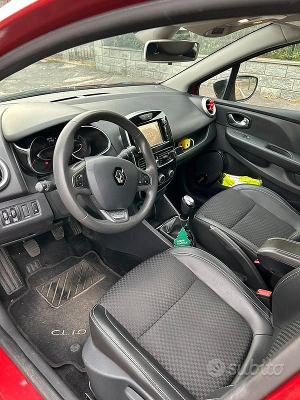 Usata Renault Clio IV 75 CV (55 kW) 2019 Rosso Utilitaria