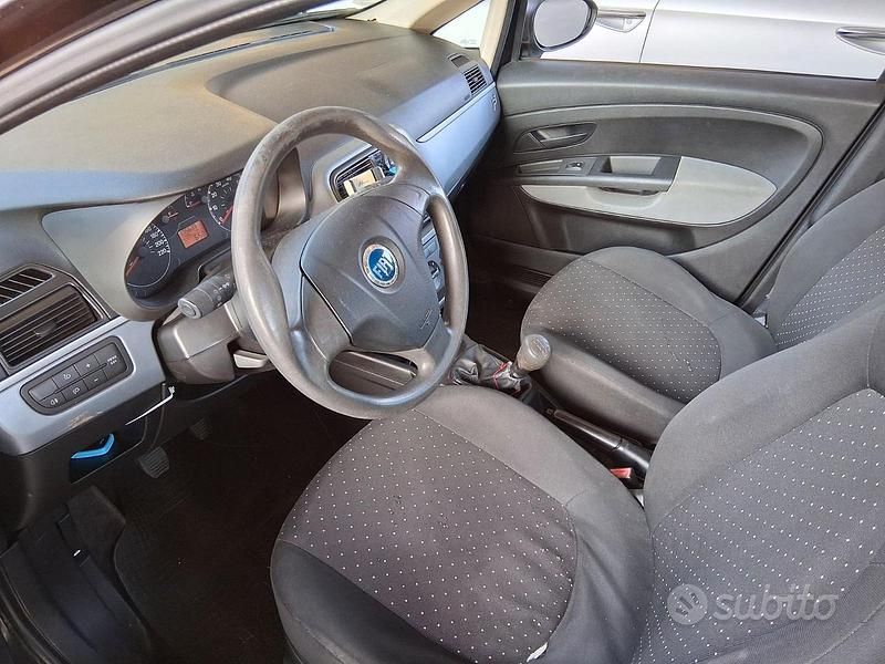 Usata Fiat Grande Punto 75 CV (55 kW) 2006 Nero Utilitaria