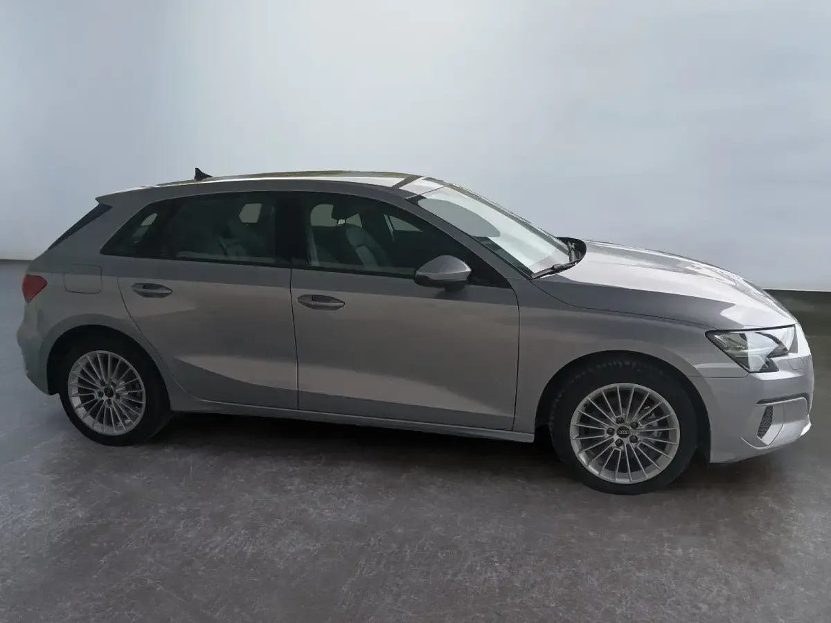 Usata Audi A3 Sportback Advanced 150 CV (110 kW) 2024 Argento Utilitaria