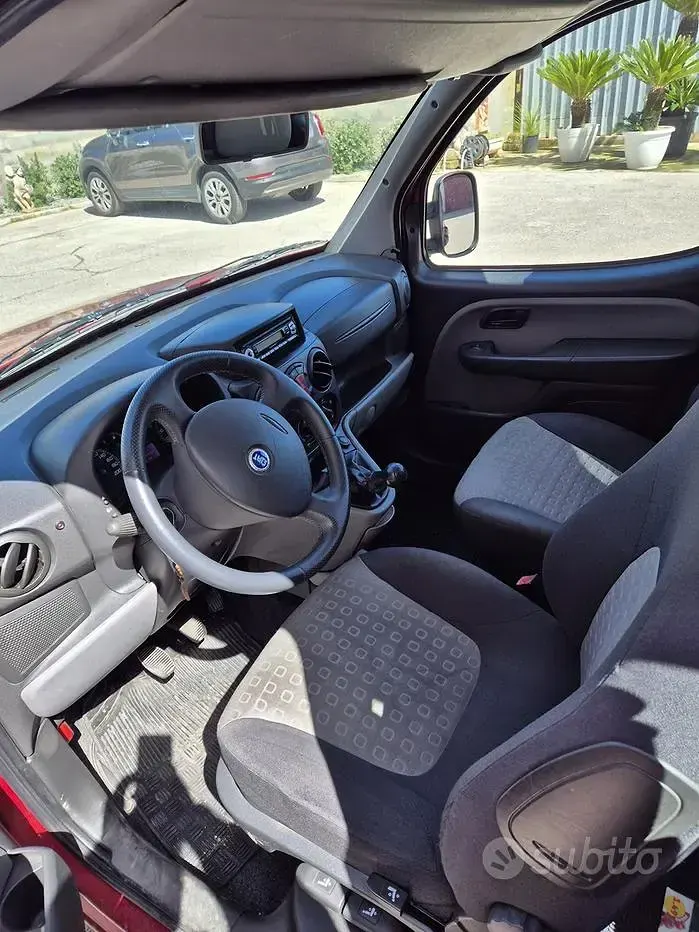 Käytetty Fiat Doblò 2006 Punainen Tila-auto
