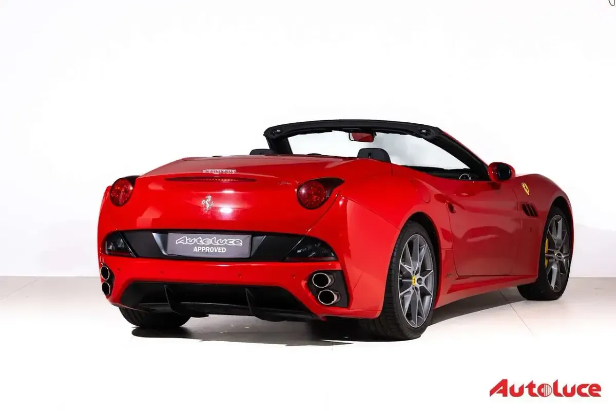 Usata Ferrari California 460 CV (338 kW) 2010 Rosso corsa Cabrio