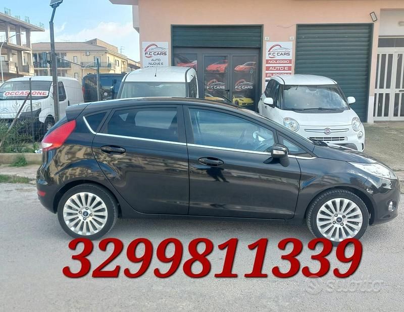 Usata Ford Fiesta Titanium 95 CV (69 kW) 2010 Nero Utilitaria