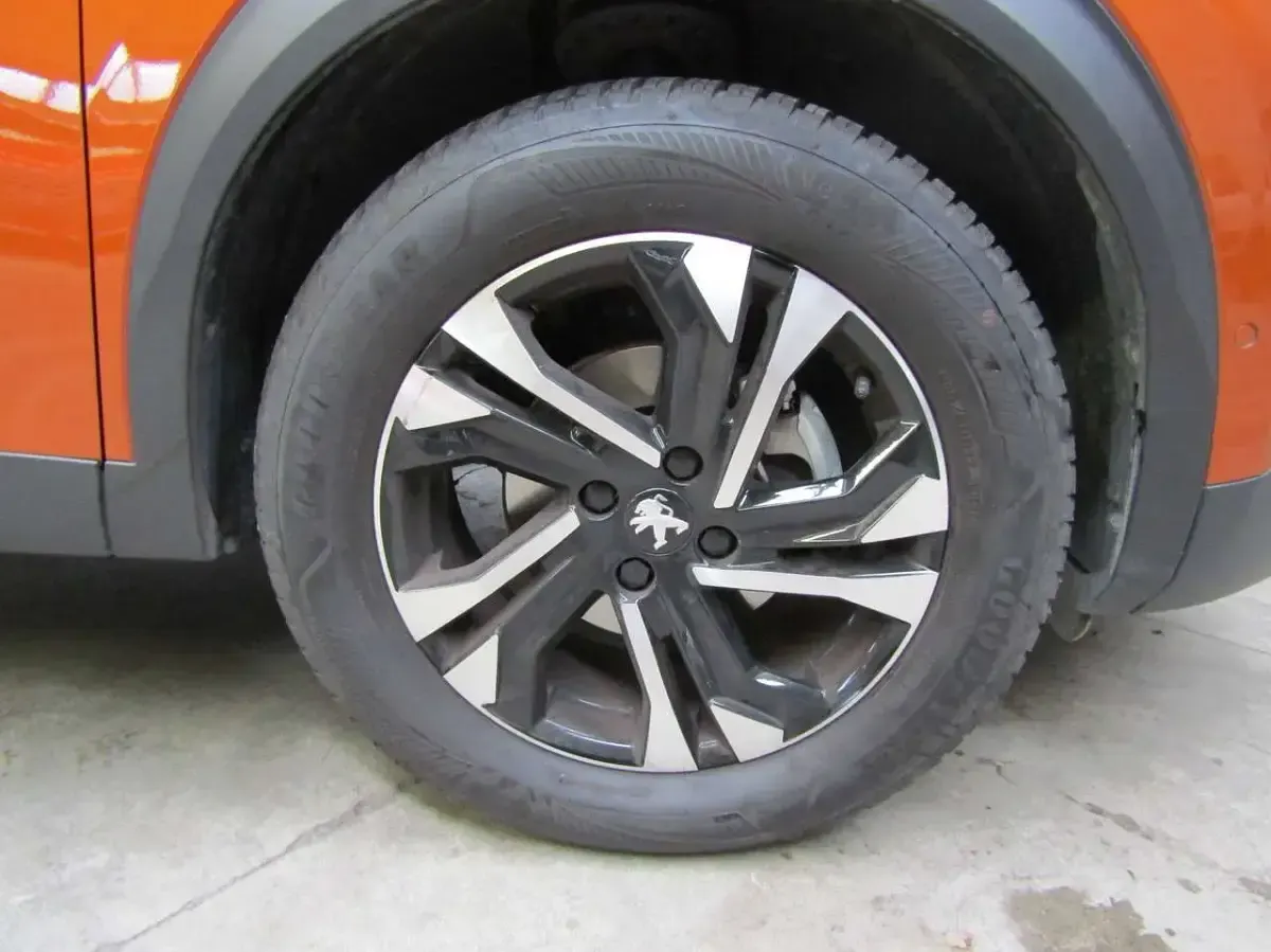 Usata Peugeot 2008 GT-line 131 CV (96 kW) 2022 Orange fusion metallic SUV