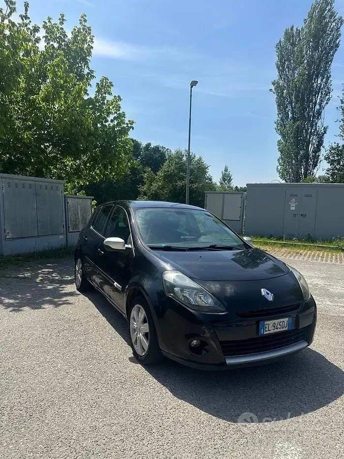 Usata Renault Clio IV Dynamique 75 CV (55 kW) 2012 Nero Berlina