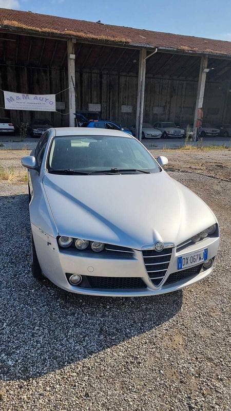 Usata Alfa Romeo 159 140 CV (102 kW) 2009 Argento Berlina