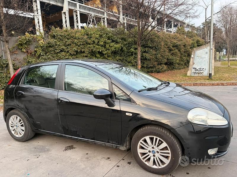 Usata Fiat Punto 90 CV (66 kW) 2007 Nero Berlina