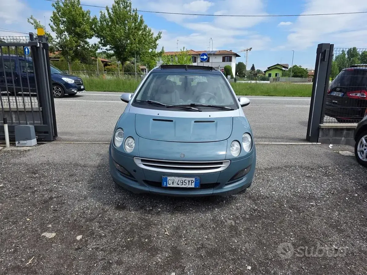 Usata Smart ForFour Passion 68 CV (50 kW) 2005 Blu Utilitaria