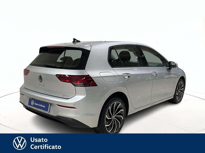Usata VW Golf VIII Life 110 CV (80 kW) 2024 Grigio Berlina