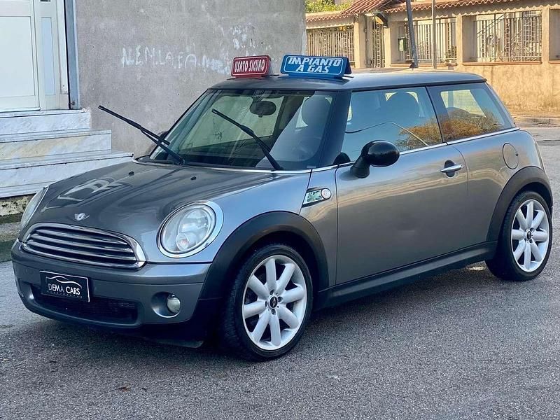 Usata Mini Cooper 75 CV (55 kW) 2009 Grigio Utilitaria