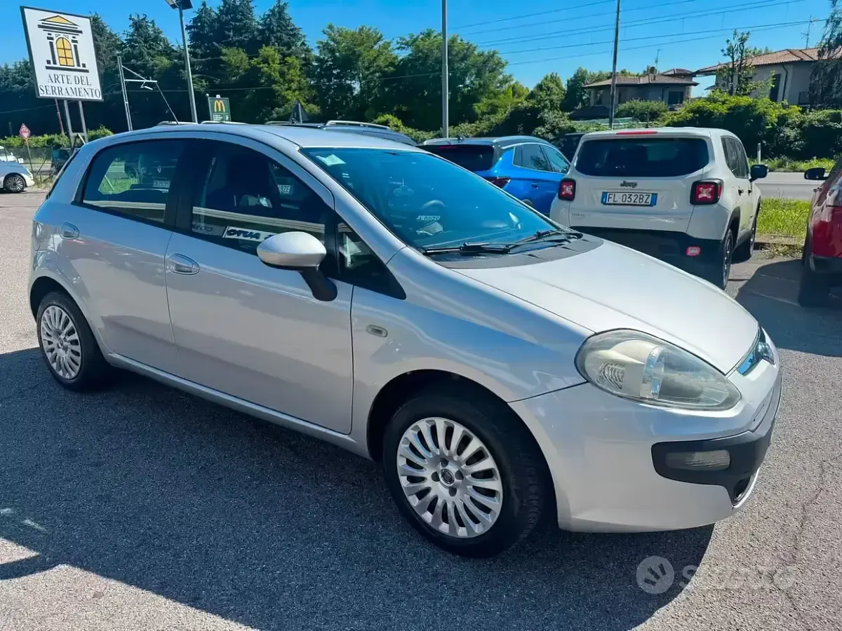 Usata Fiat Punto Evo Active 69 CV (50 kW) 2011 Grigio Utilitaria