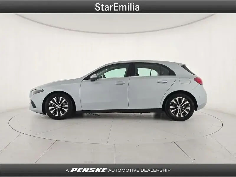 Usata Mercedes A180 Advanced 116 CV (85 kW) 2025 Argento Utilitaria