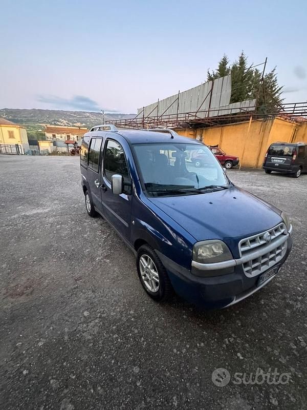 Usata Fiat Doblò 105 CV (77 kW) 2004 Blu Monovolume