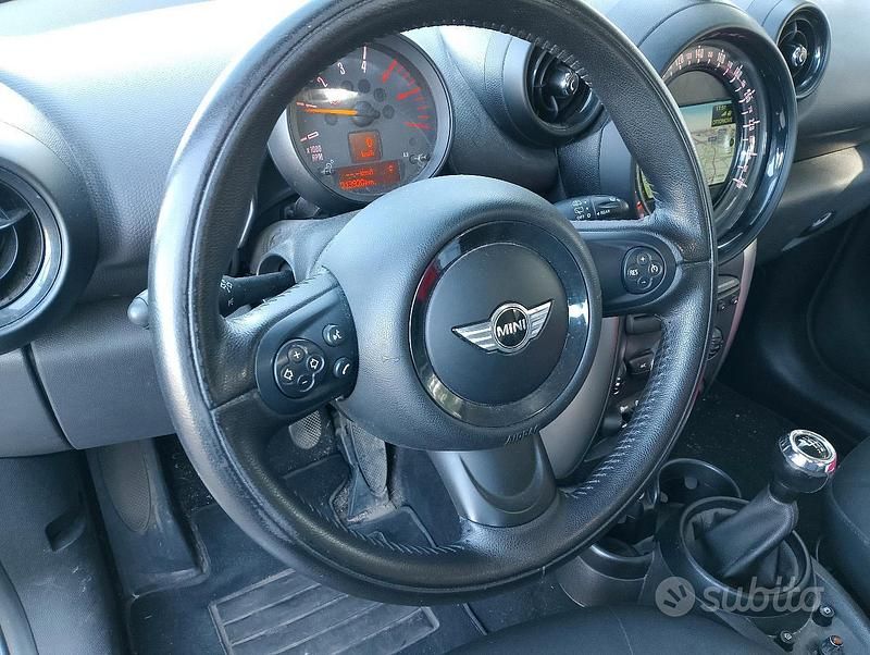 Käytetty Mini Cooper D Countryman 111 HP (81 kW) 2016 Harmaa Katumaasturi