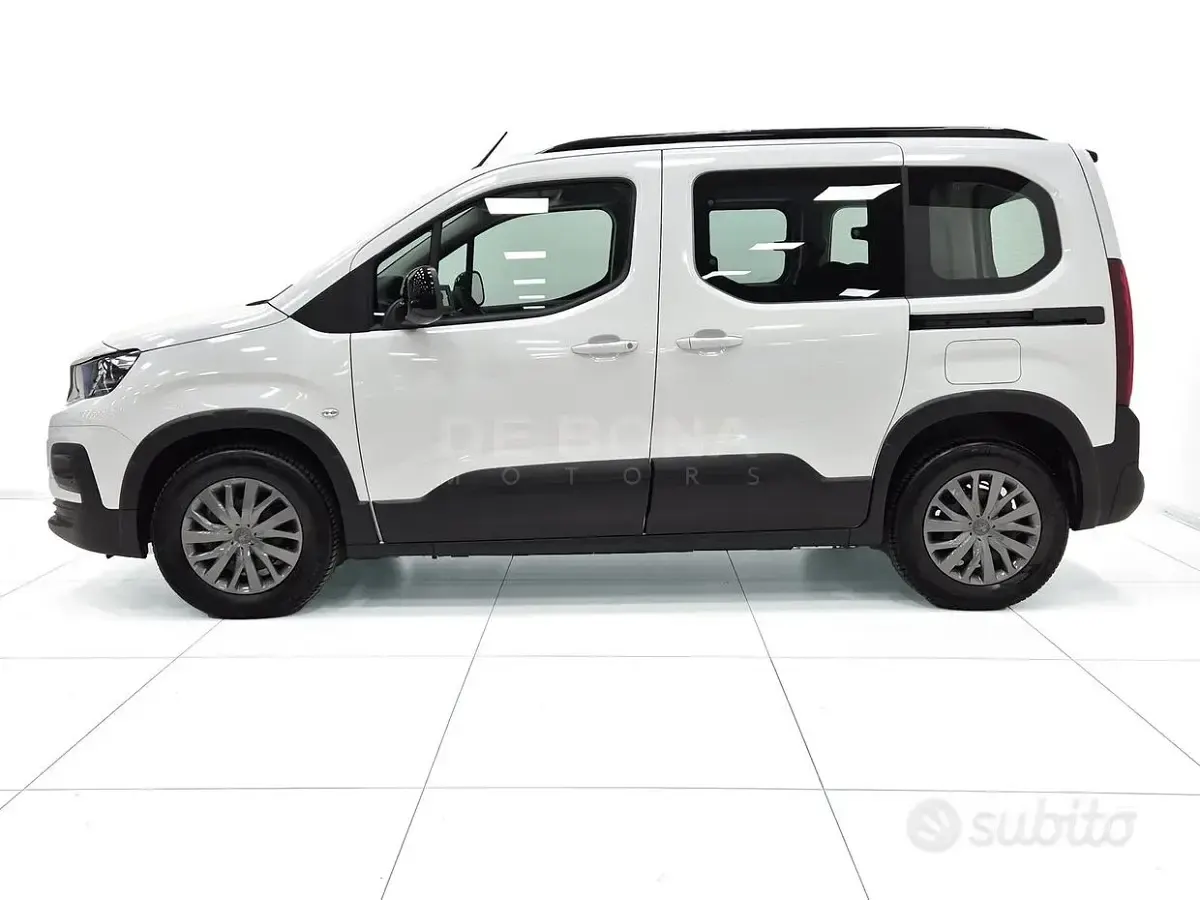 Usata Peugeot e-Rifter Allure 61 kW (84 CV) 2024 Bianco Monovolume