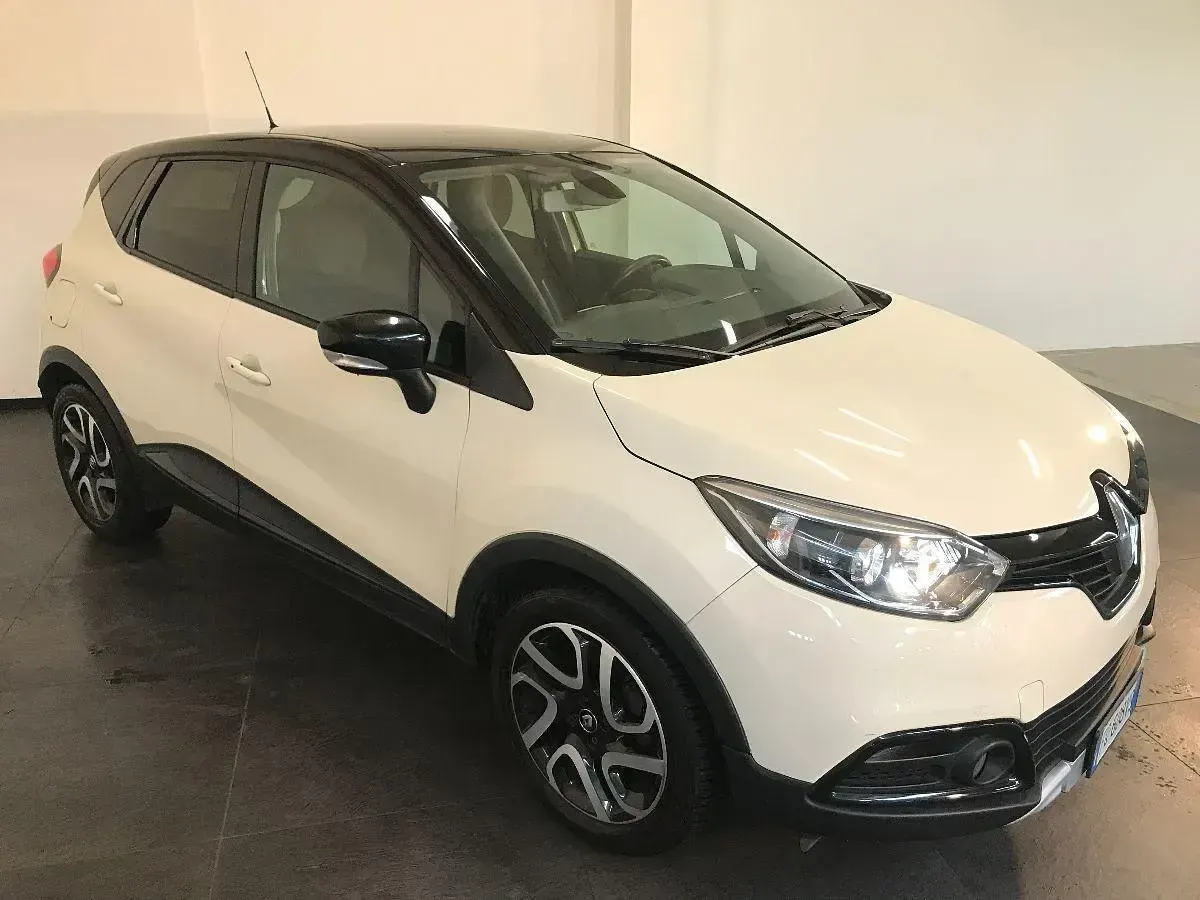Usata Renault Captur Intens 110 CV (80 kW) 2017 Beige SUV