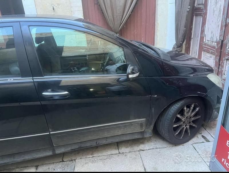 Usata Mercedes B200 140 CV (102 kW) 2007 Monovolume